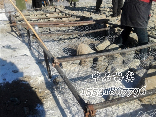 雷諾護(hù)墊施工 雷諾護(hù)墊施工